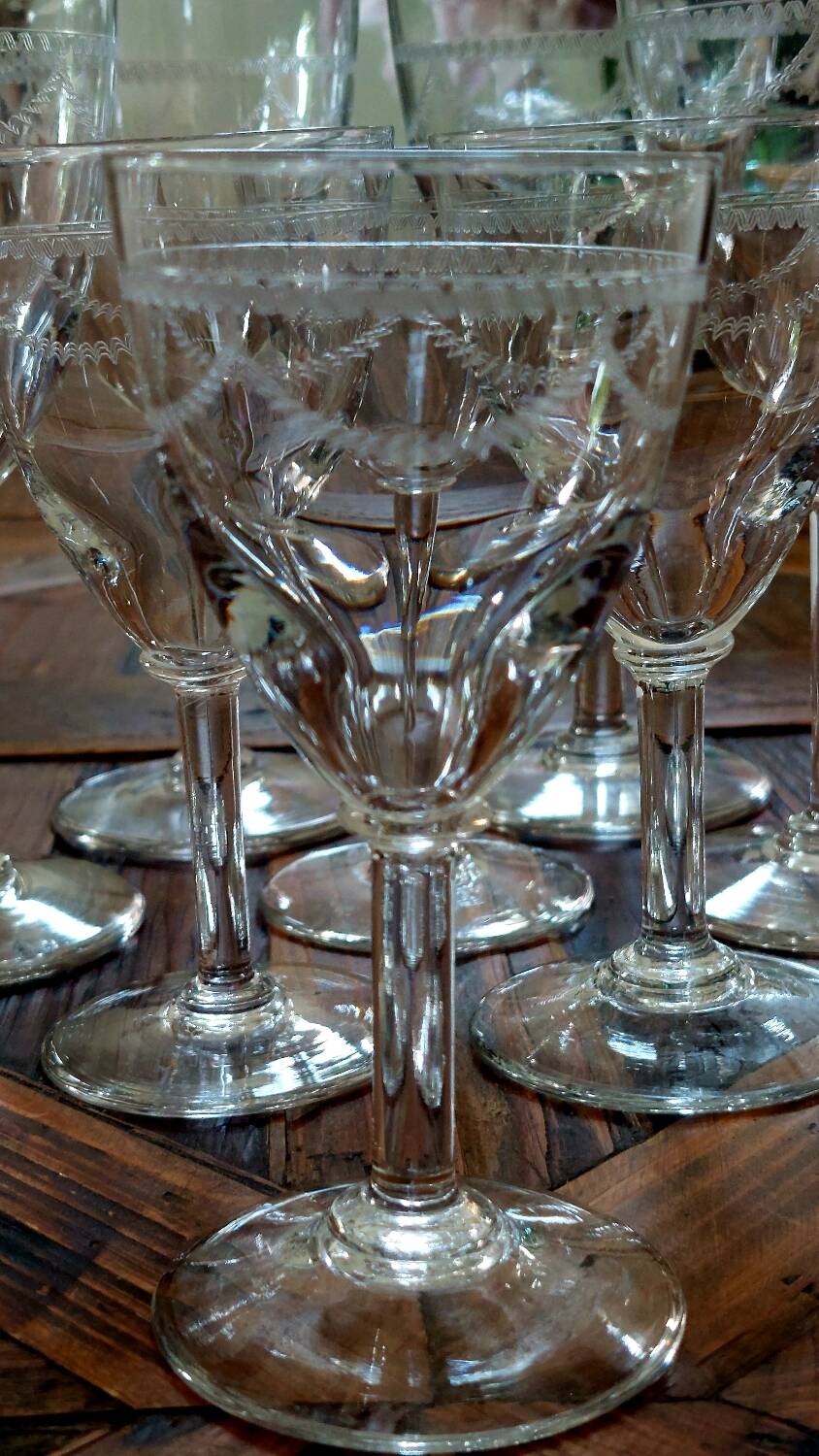 Lot de 8 verres en cristal gravé – Style Louis XVI