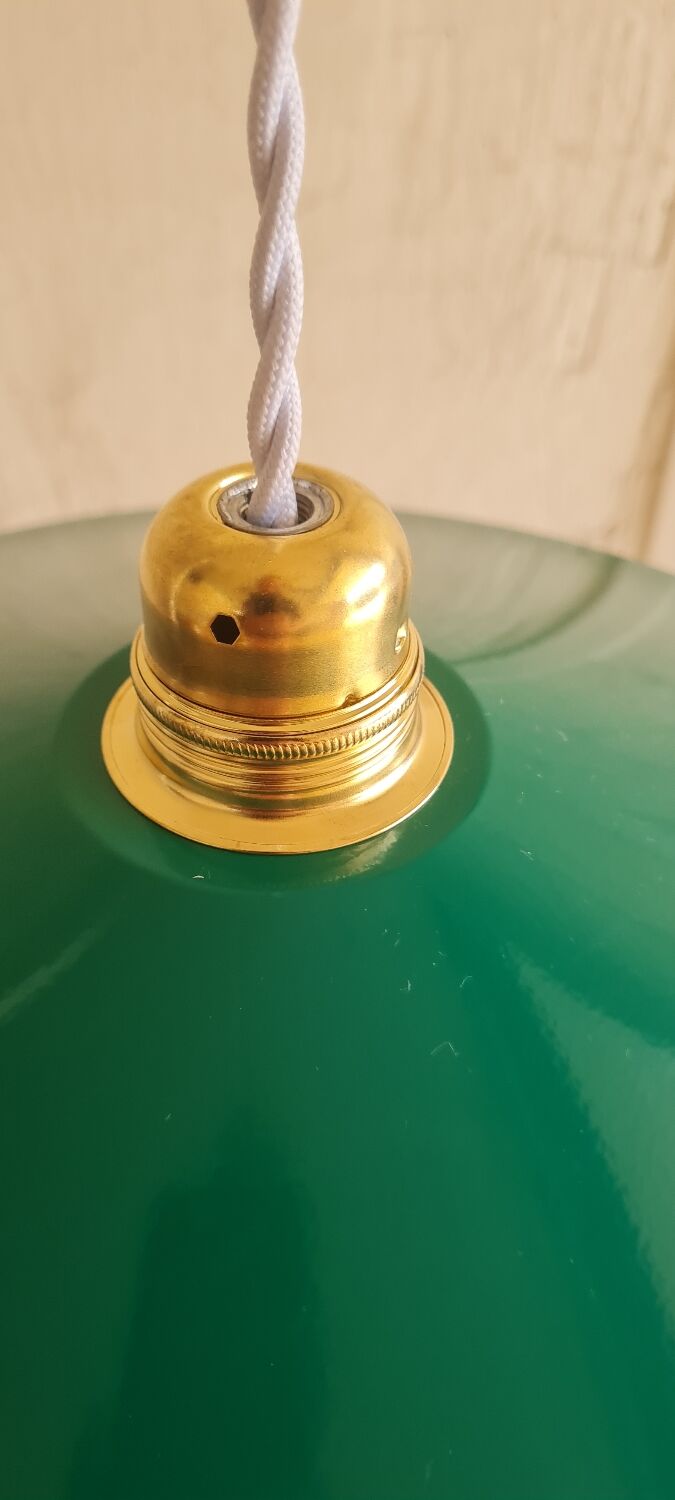 Pendant lamp in enamelled sheet metal