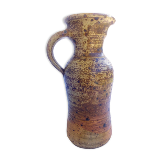 Corsican pitcher in pyrity sandstone