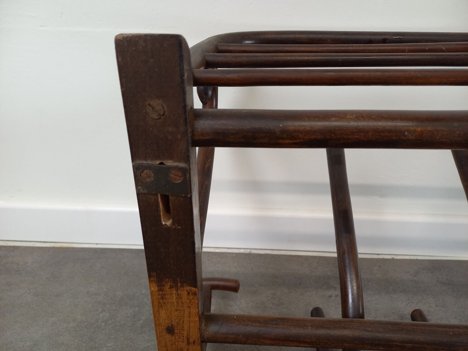 Fischel wall coat rack