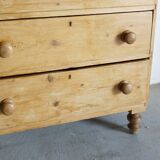 English dresser
