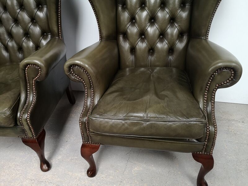 Bergères armchairs chesterfield green leather