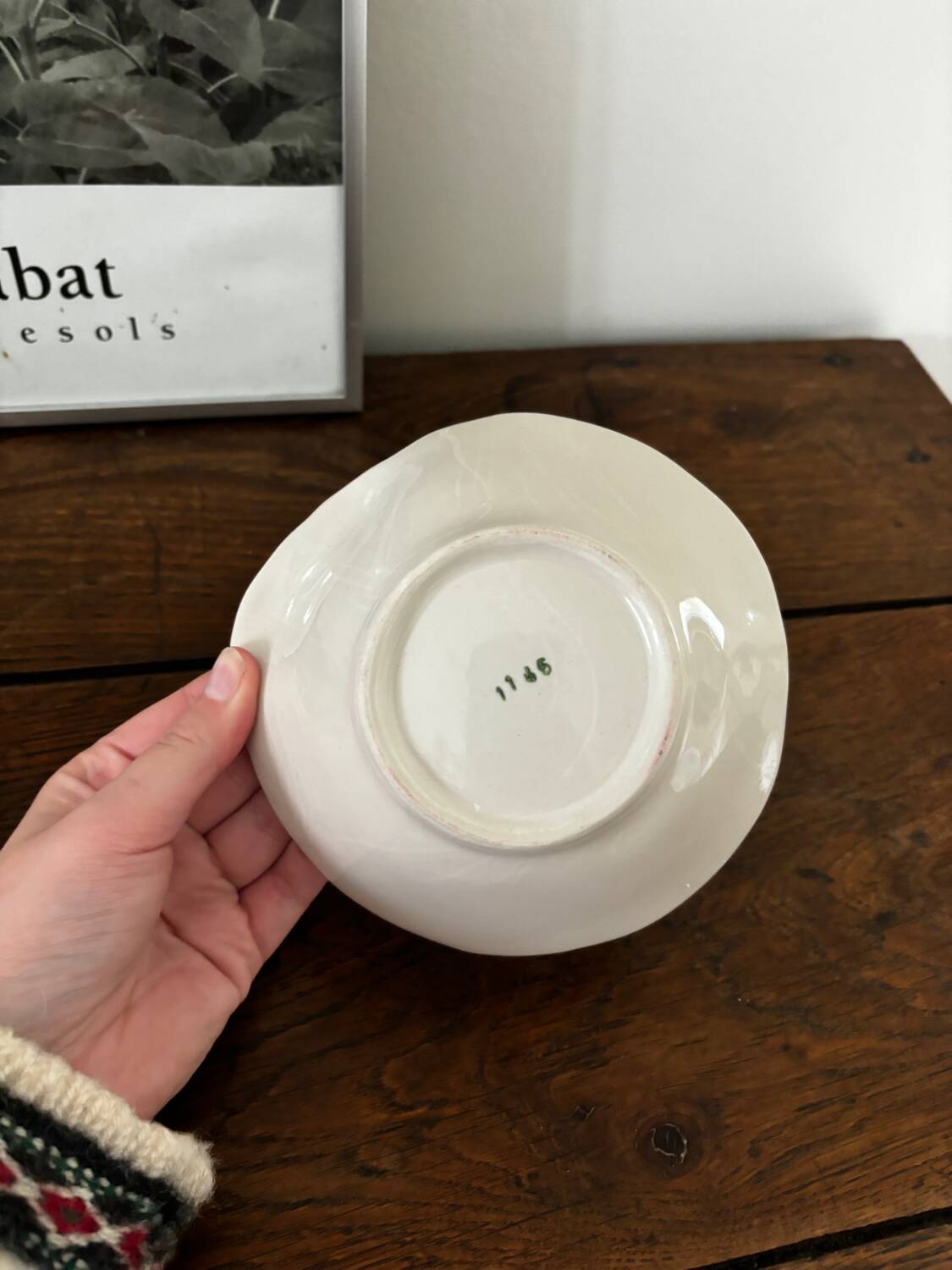 Vintage hollow dish and its 6 strawberry slip bowls