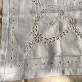Linen table centre