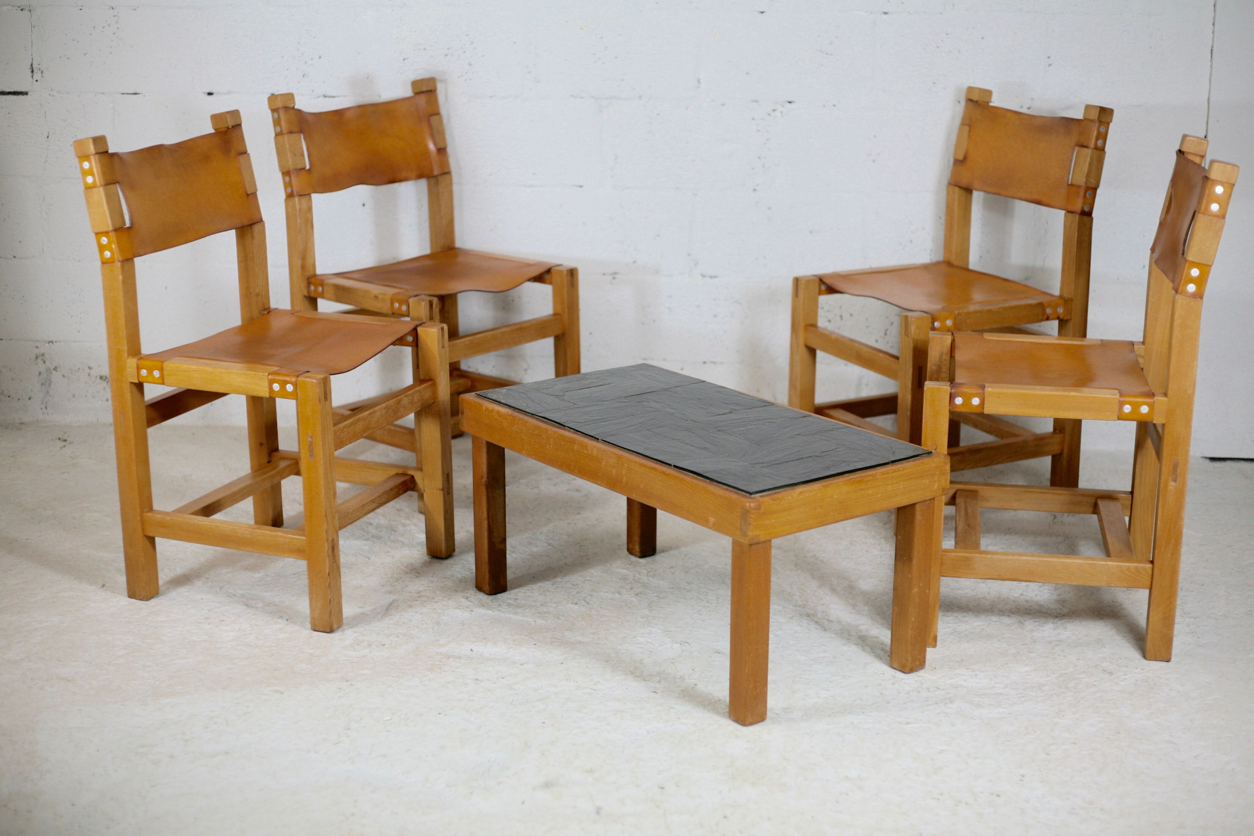 Ensemble de 4 chaises et table basse Maison Regain, France, circa 1970
