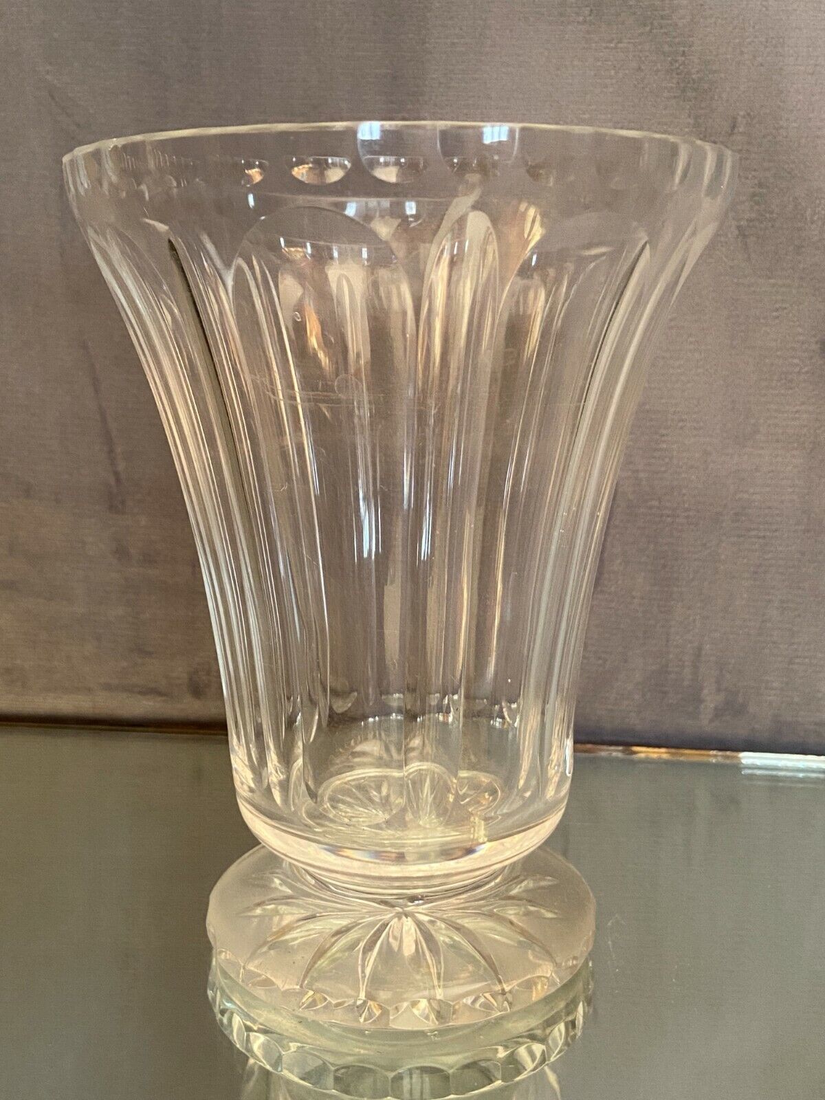 Vase on pedestal in cut crystal mid-twentieth century