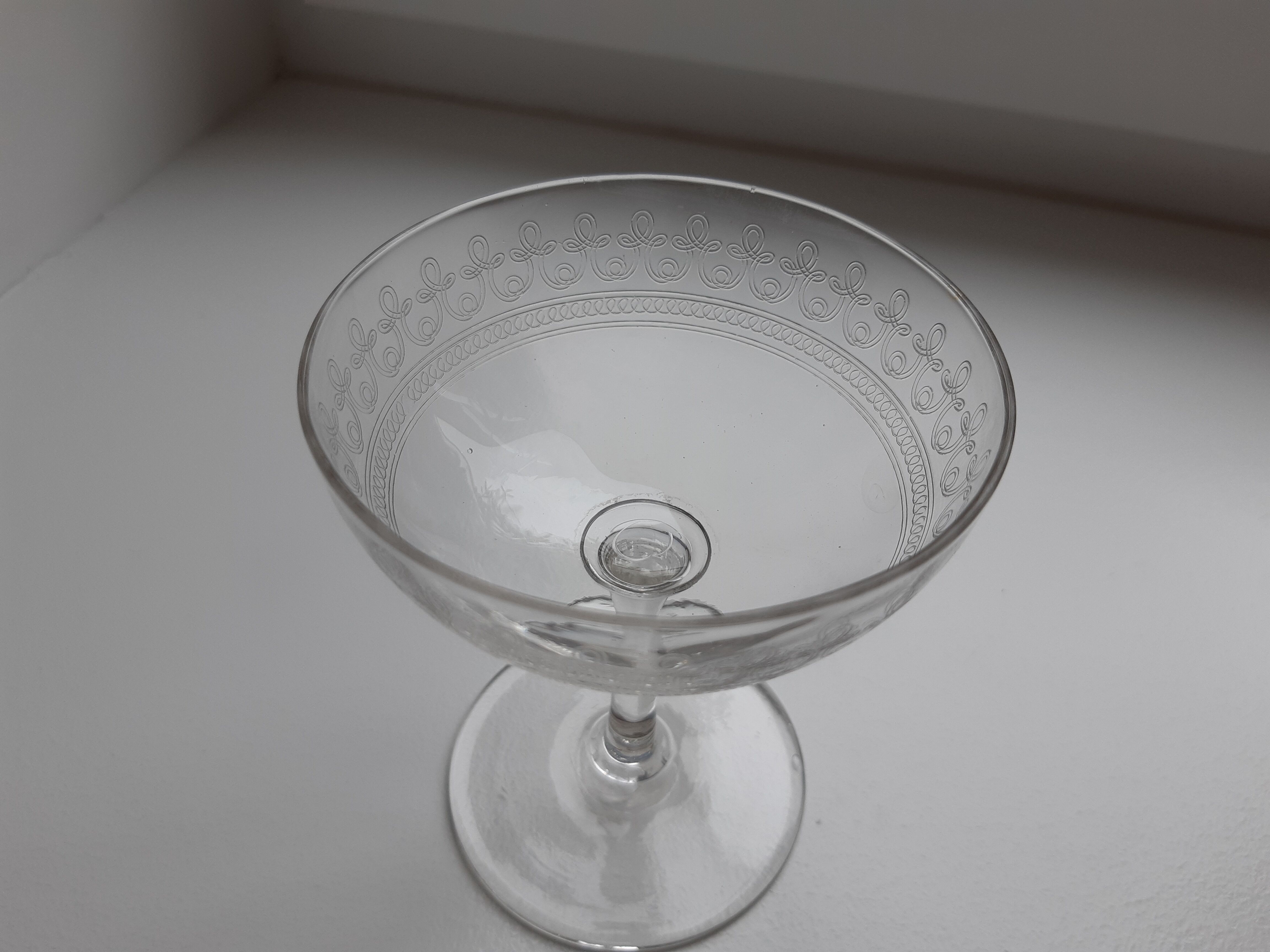 Lot of 5 champagne glasses engraved in 1920s crystal