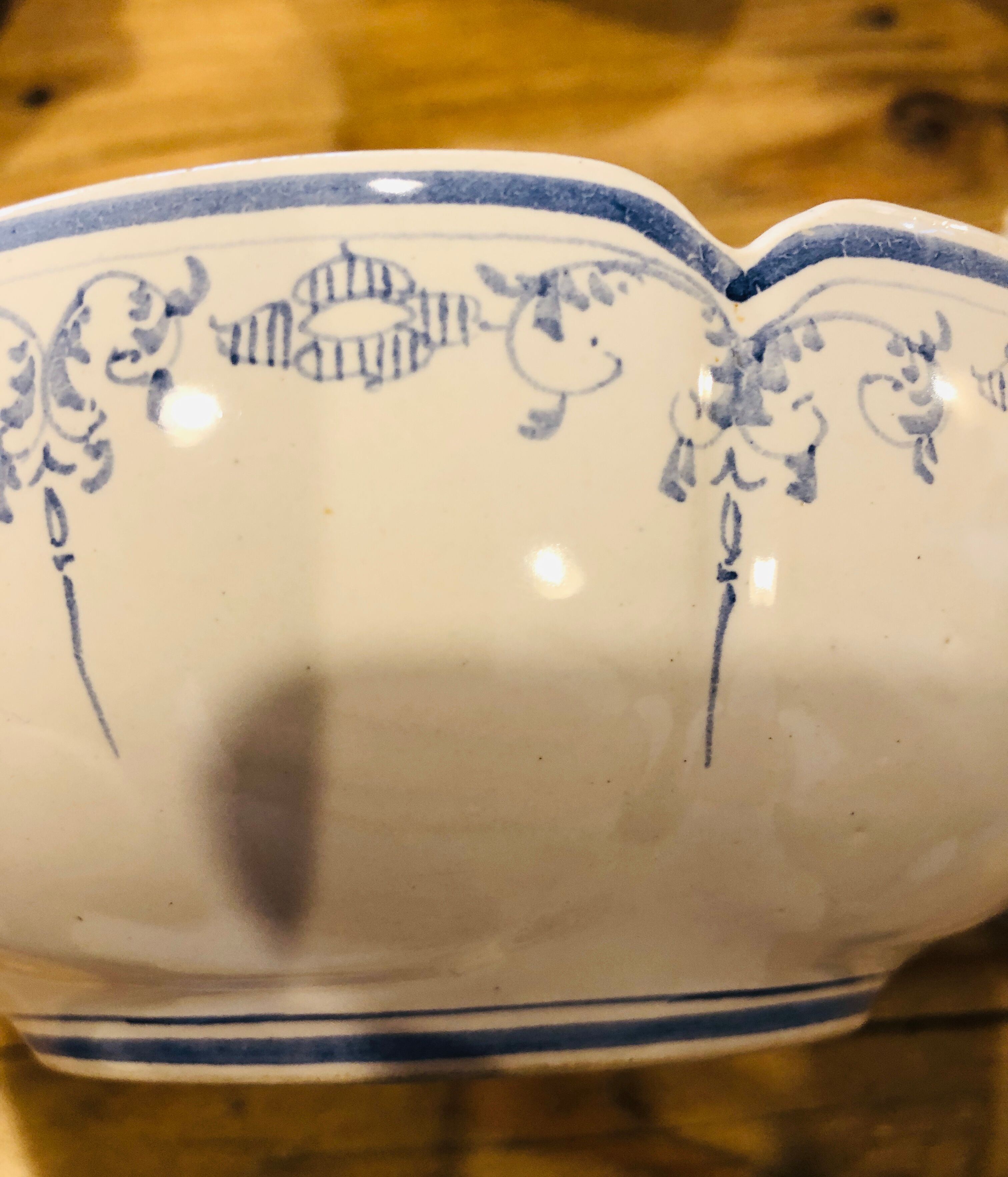 Moustiers decor plates à la berain