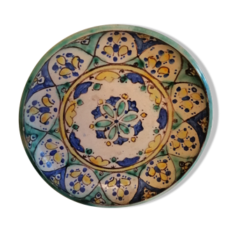 Old oriental plate. Tunisia, early twentieth century
