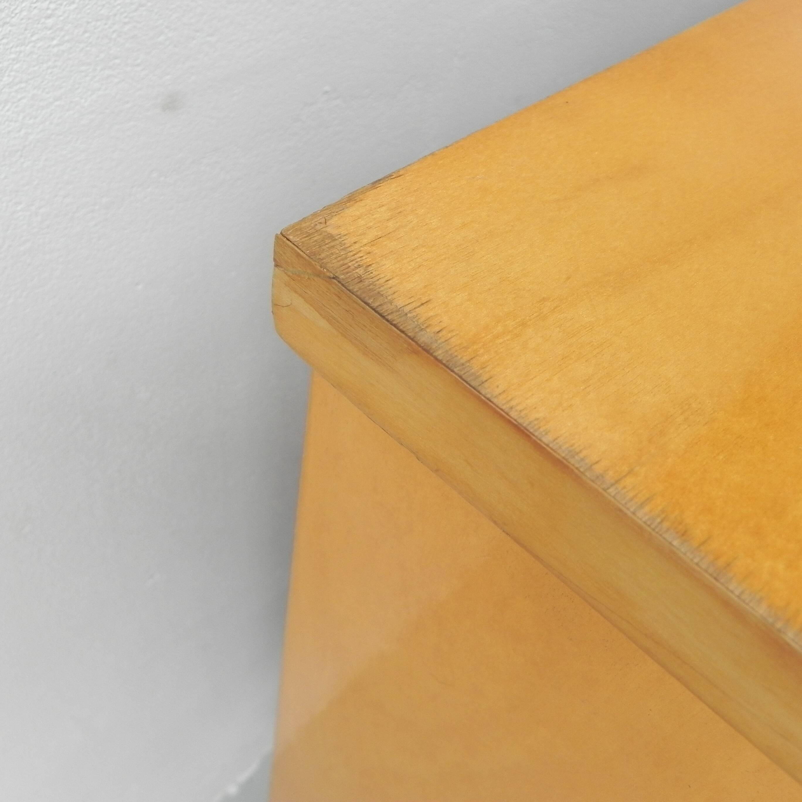 Vintage chest of drawers with 3 drawers