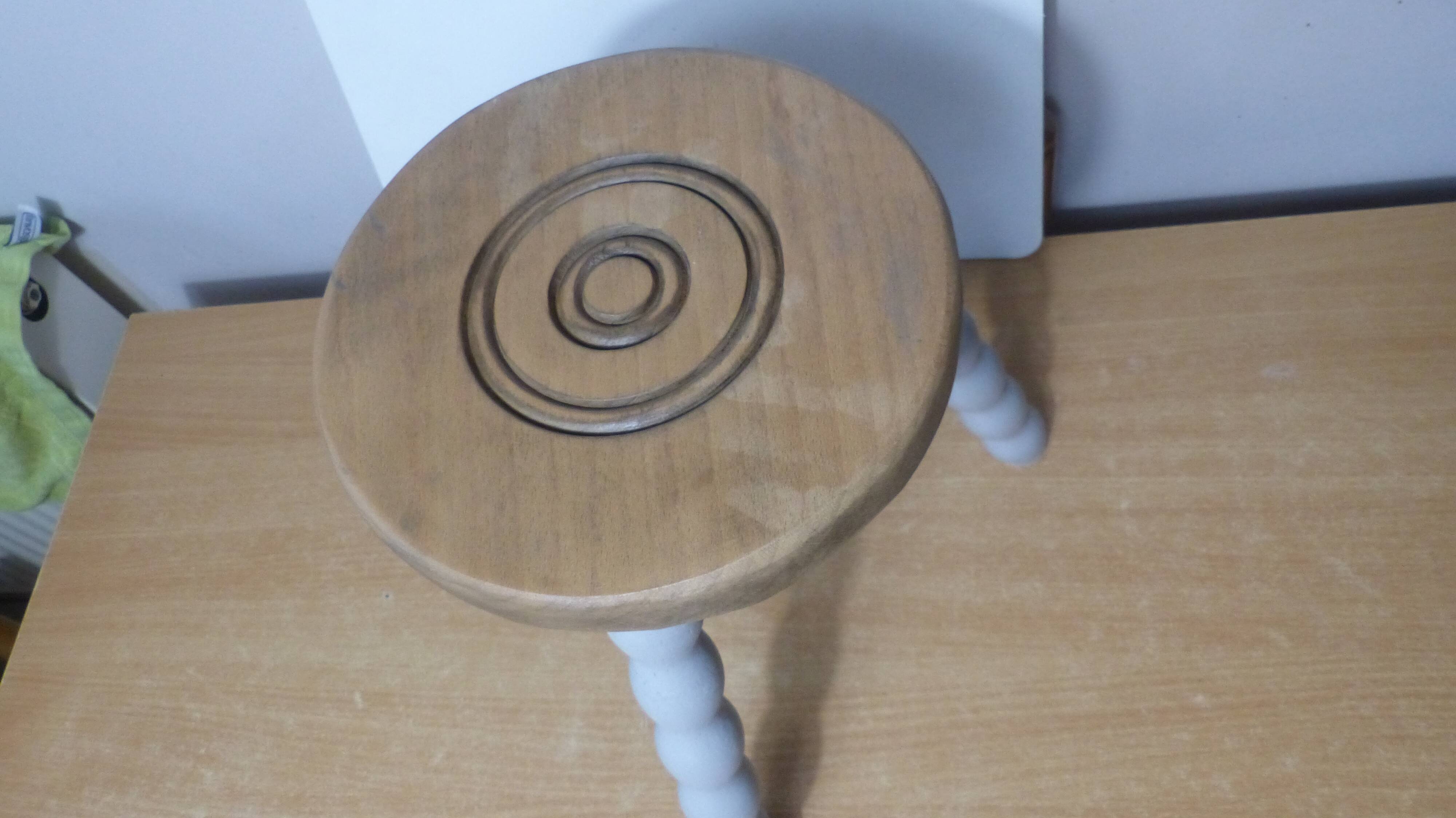 Tripod stool