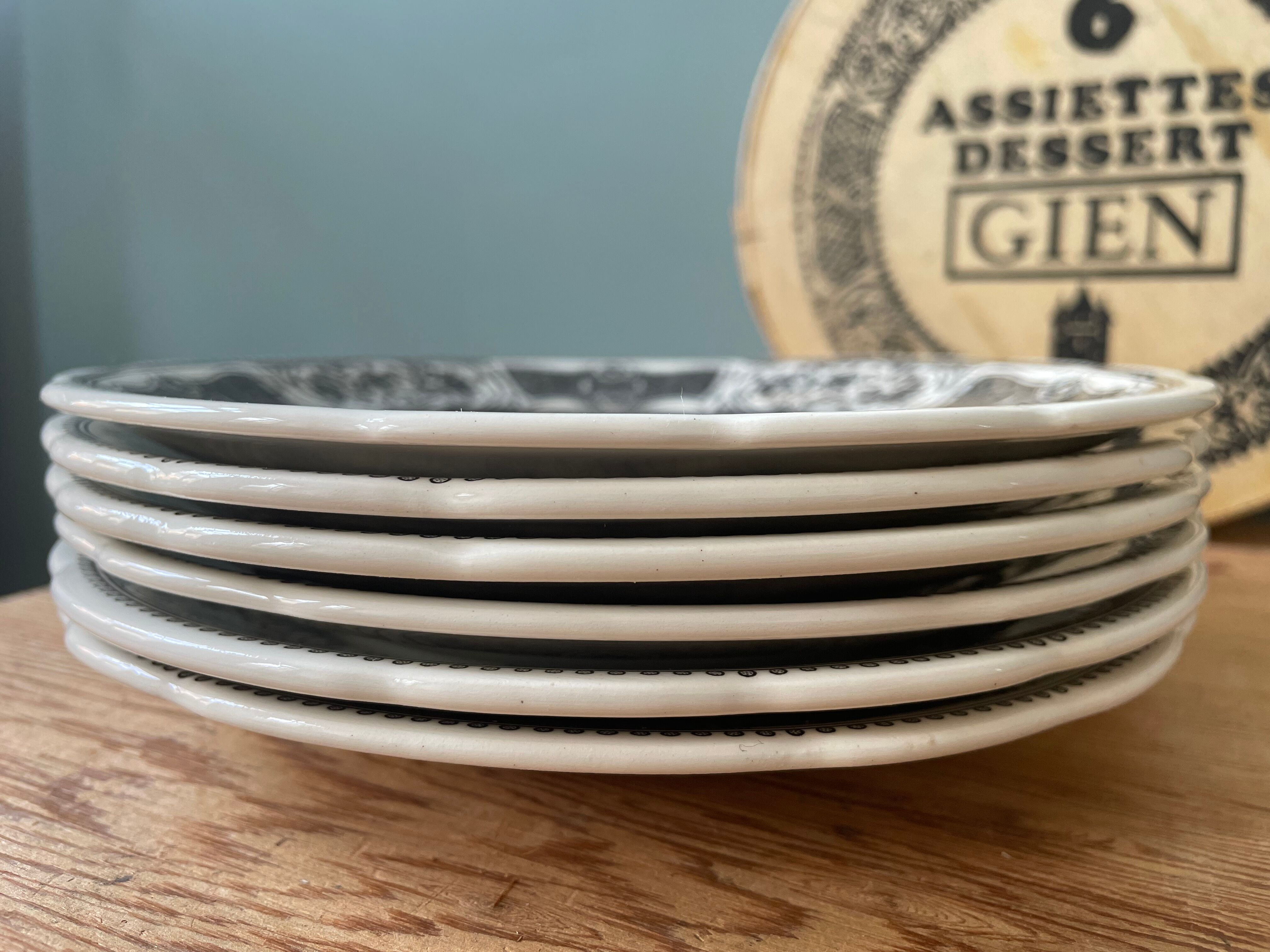 Box of 6 dessert plates in Gien earthenware, "the language of flowers"