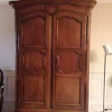Armoire en noyer Louis XIV du 18 siècle