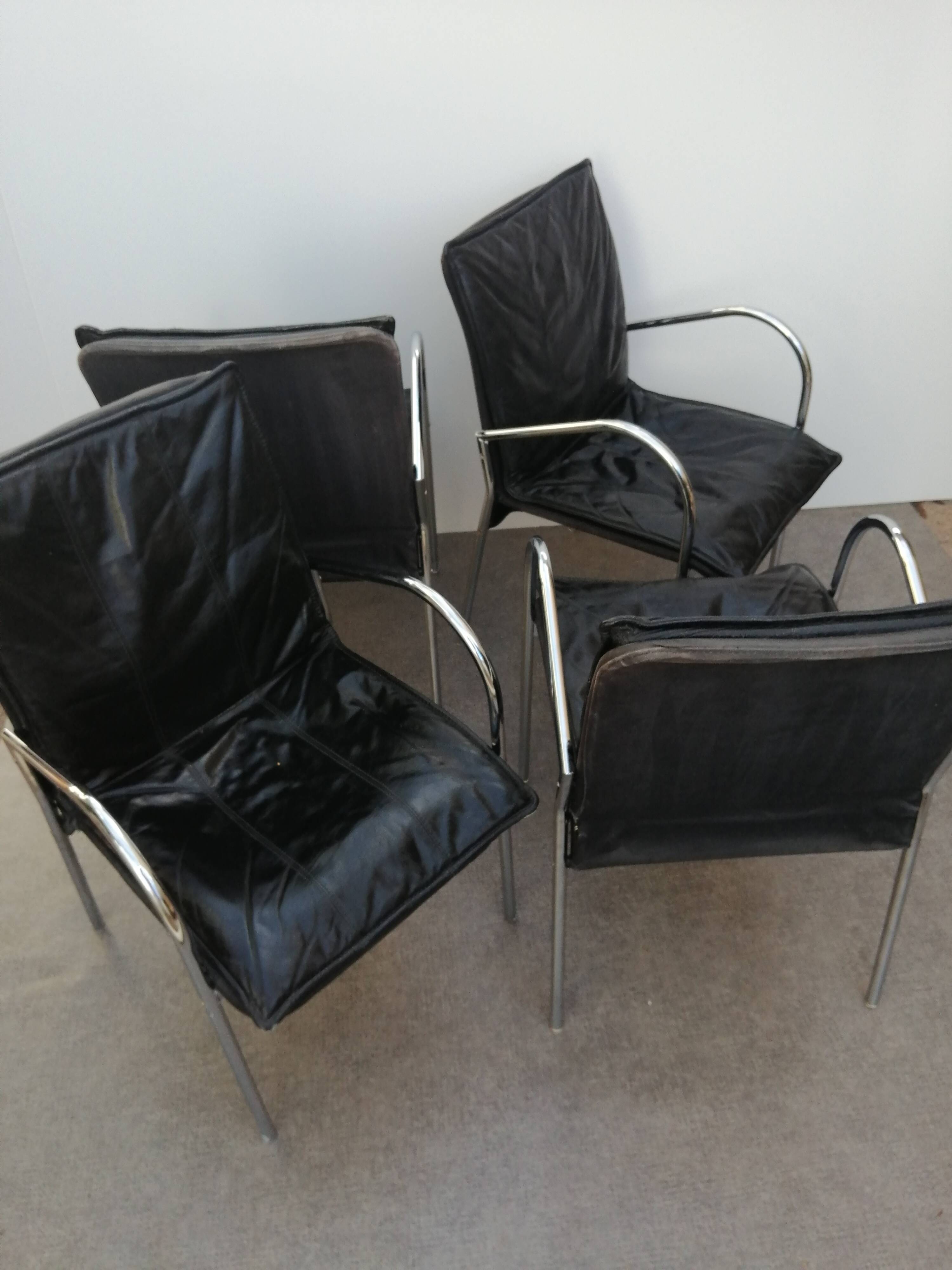 Set of 4 armchairs with chrome base and leather vintage design 1980