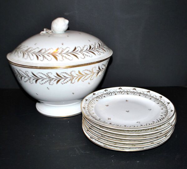 Niderviller lot de 6 assiettes Empire et soupière en porcelaine dure décor blé peint or 1790