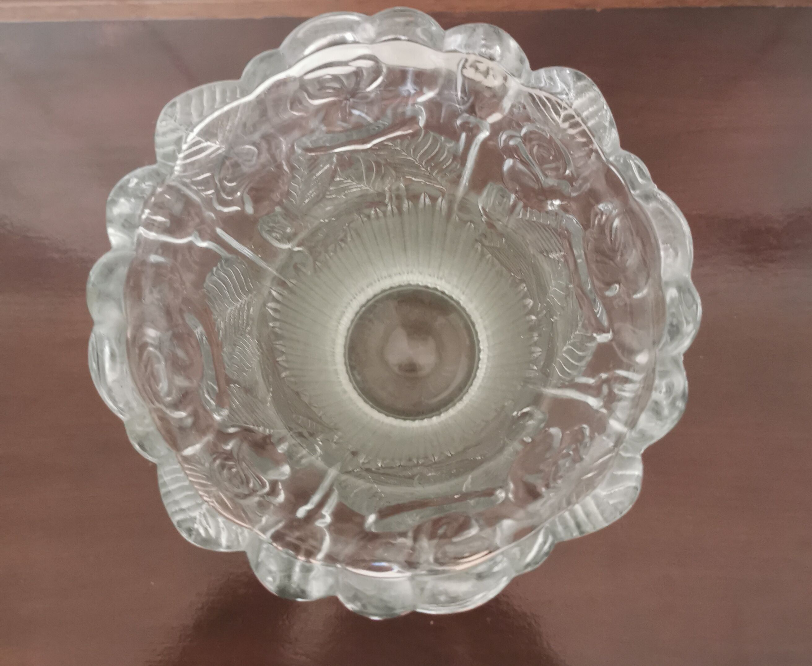 Chiseled glass vase roses pattern