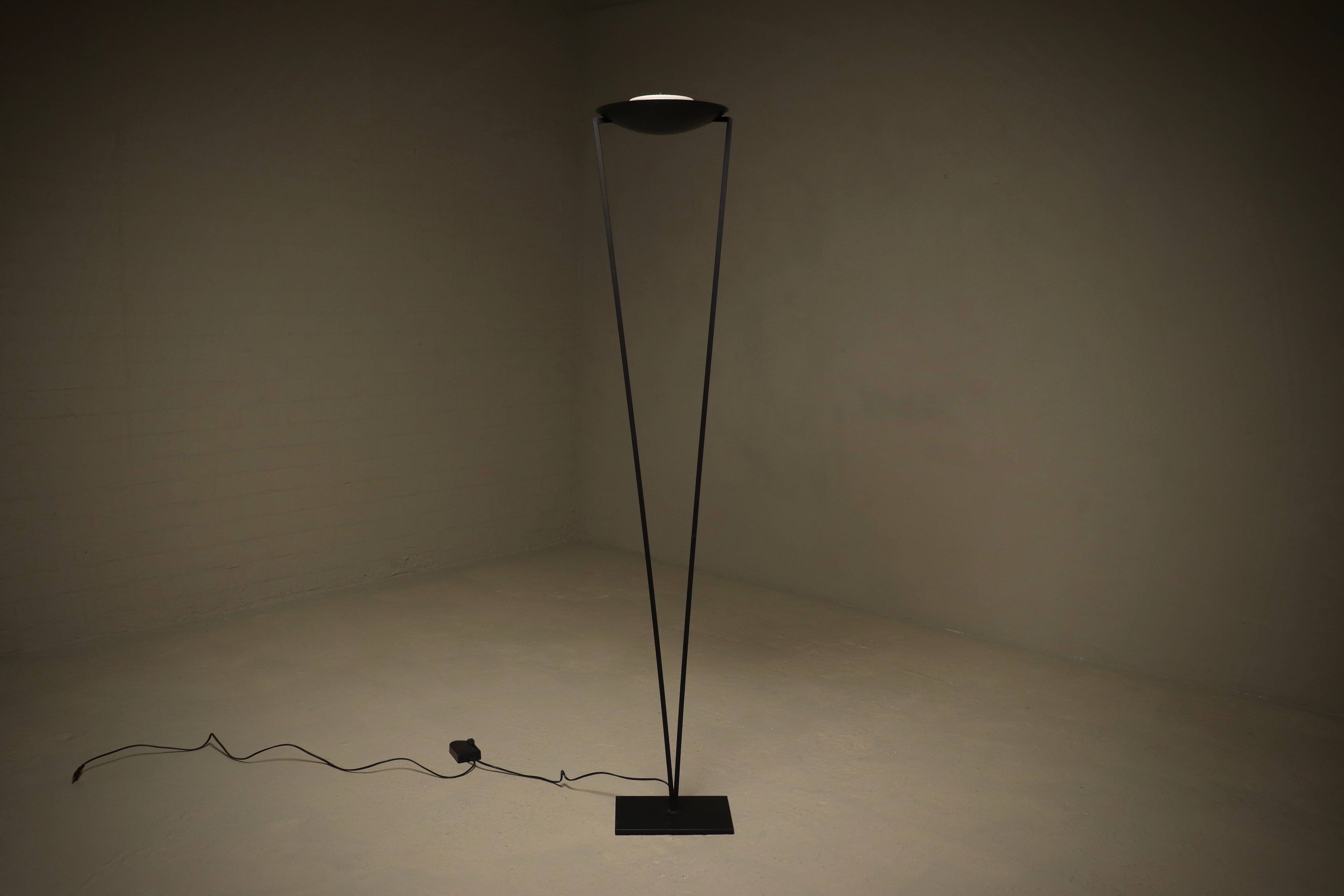 1st edition Victory floor lamp designed by Artoff for Lumen Center Italy 1980s