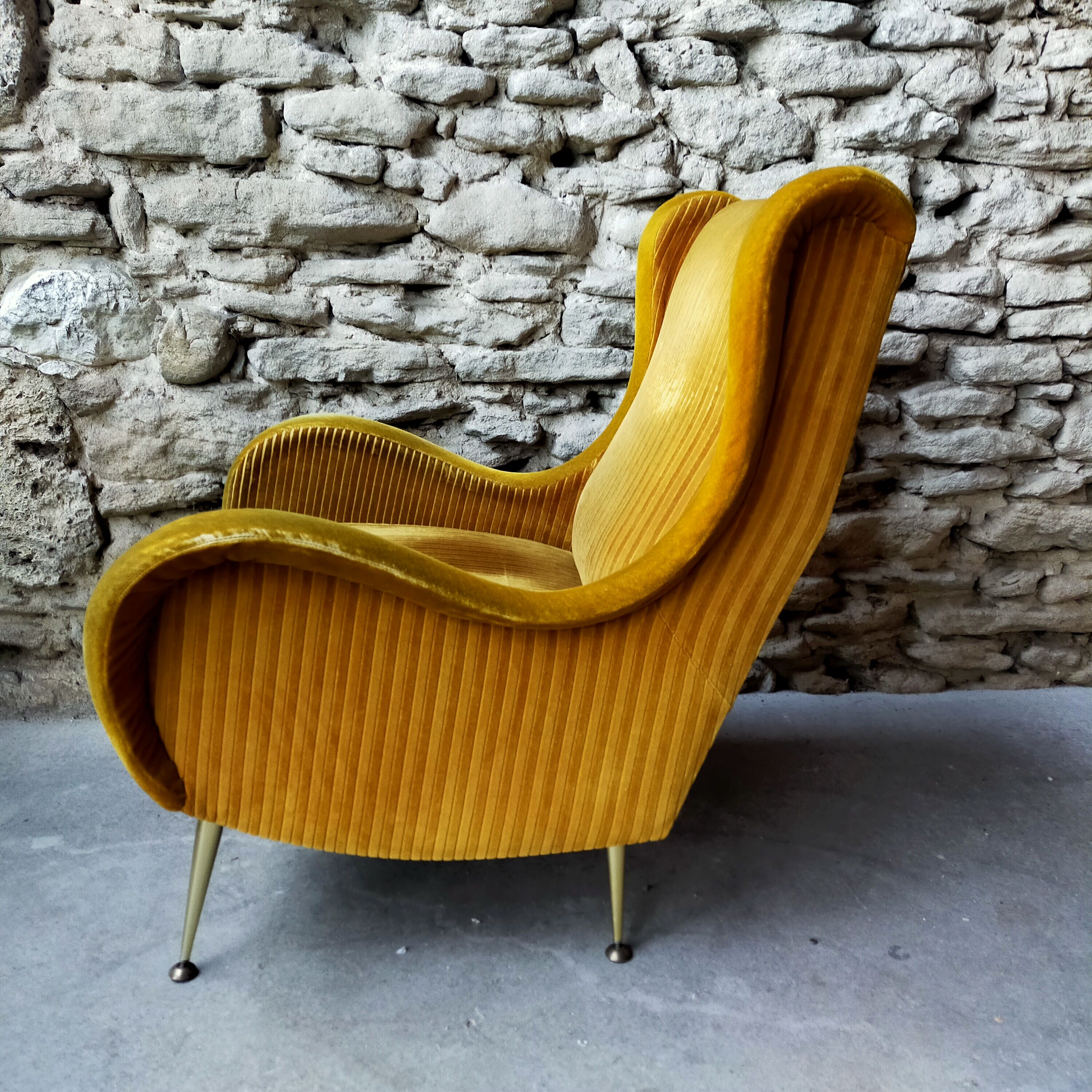 Pair of Italian design armchairs