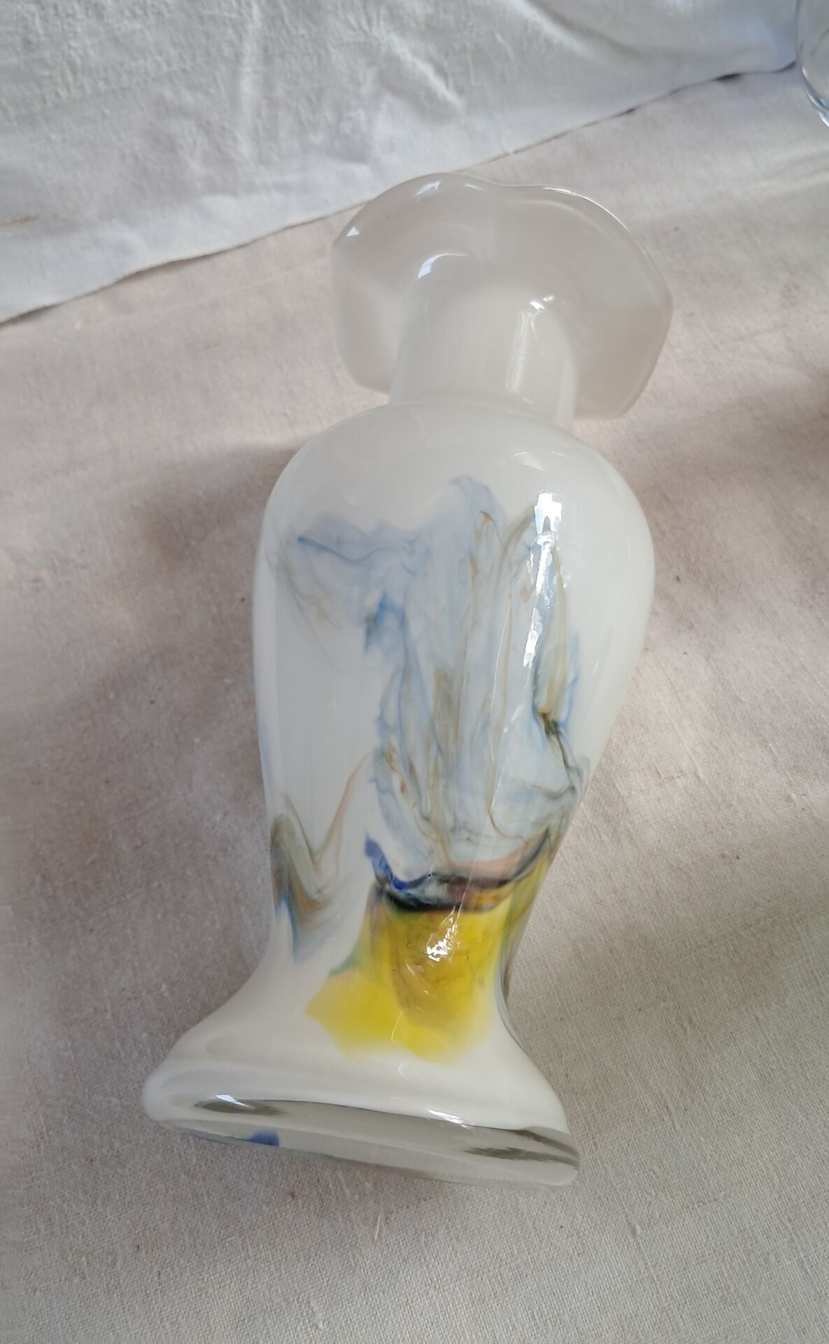 Vintage white opaline vase with marbled decoration – 1970s/1980s