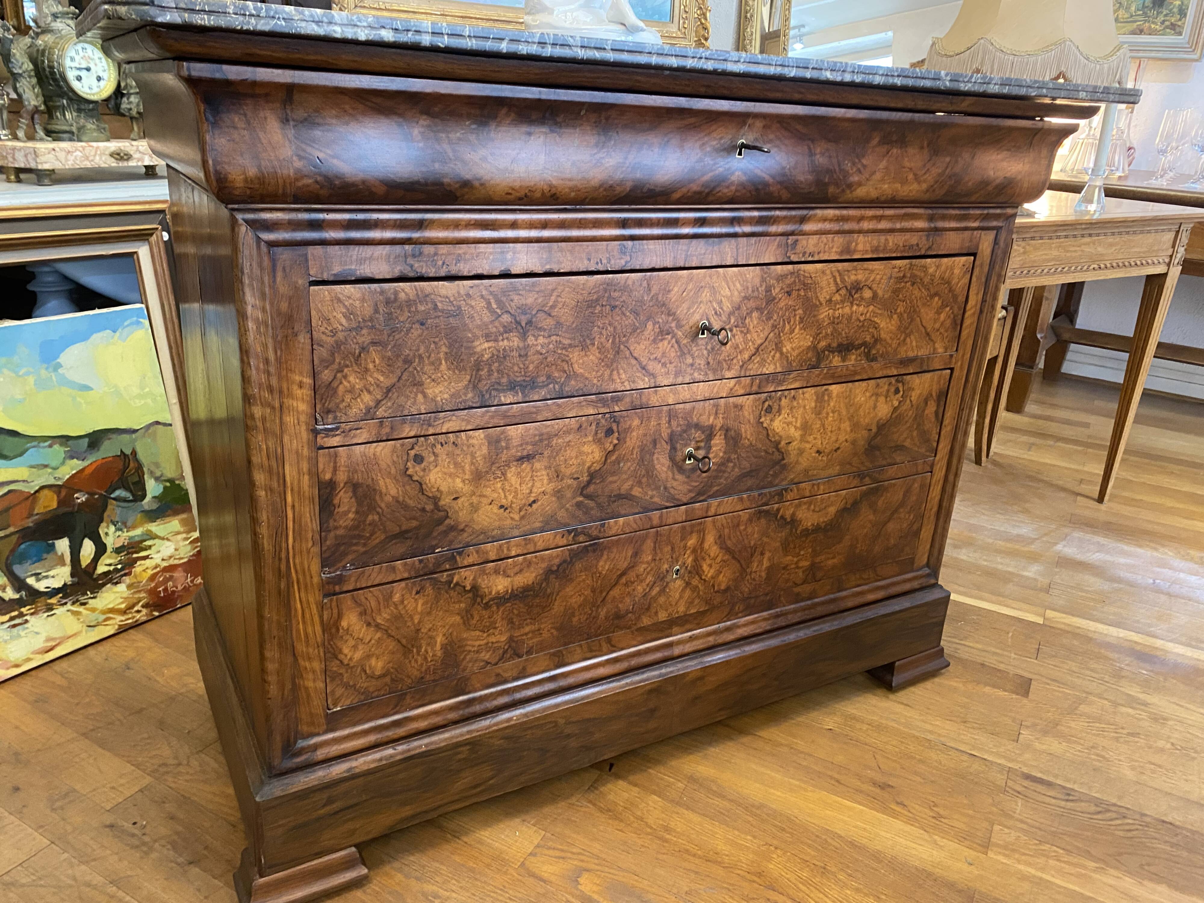 Louis Philippe chest of drawers in walnut
