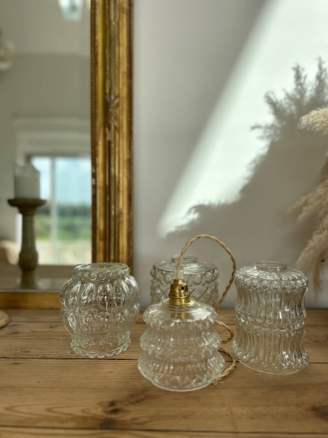 Set of 4 modern pendant lights with antique globes