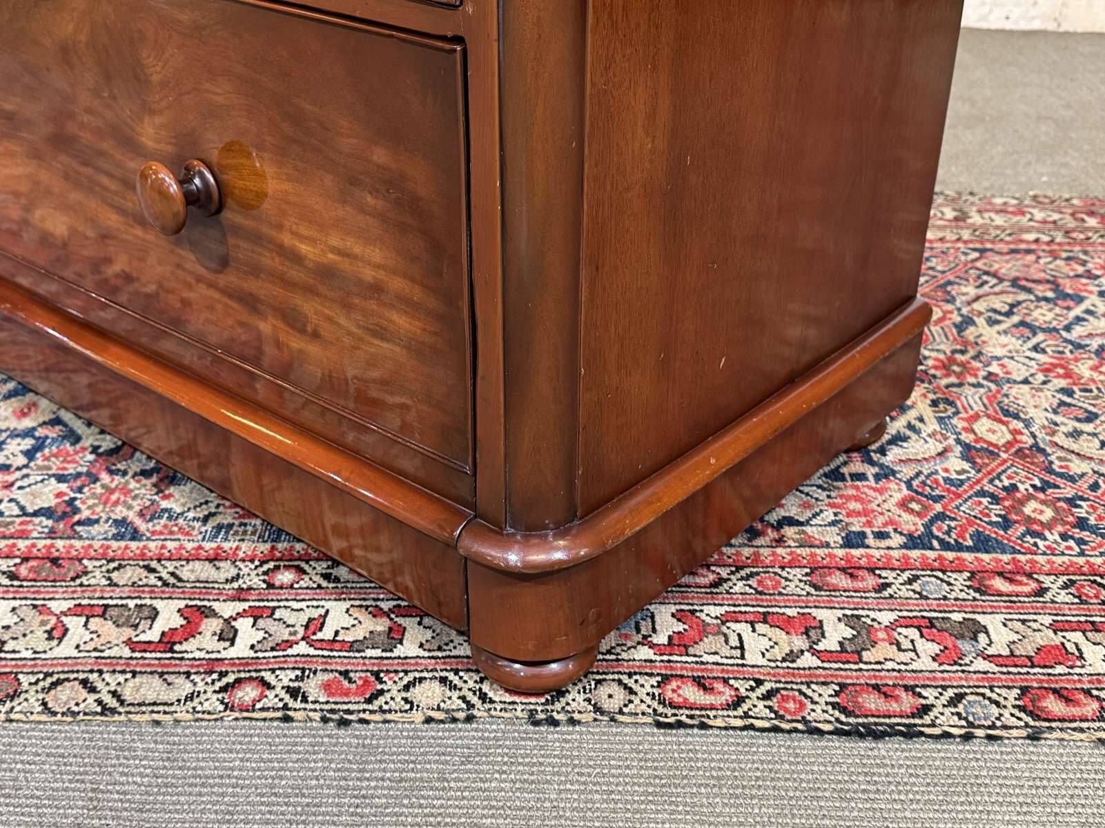 Commode anglaise Victorienne XIXème en acajou