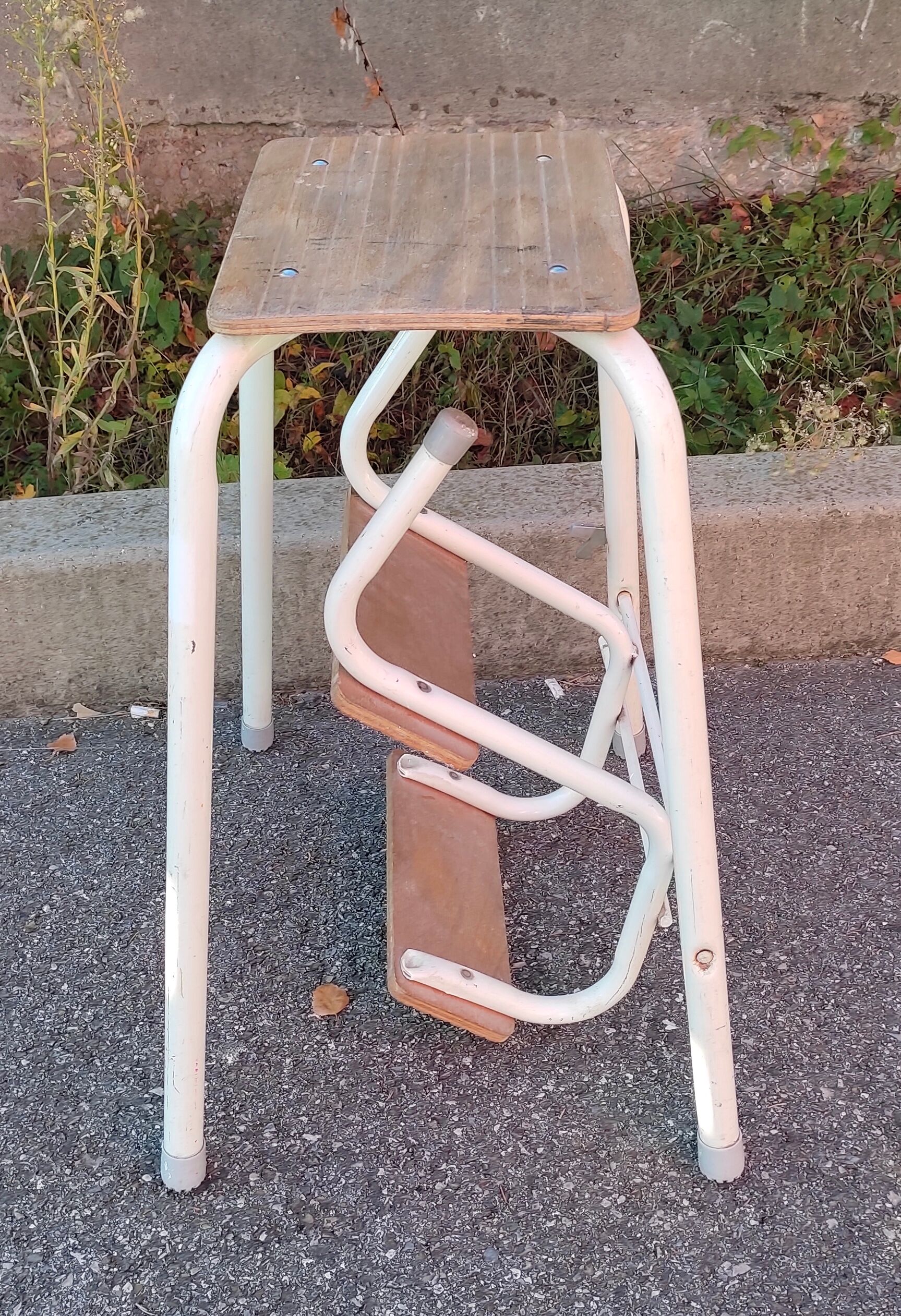 Stepladder stool
