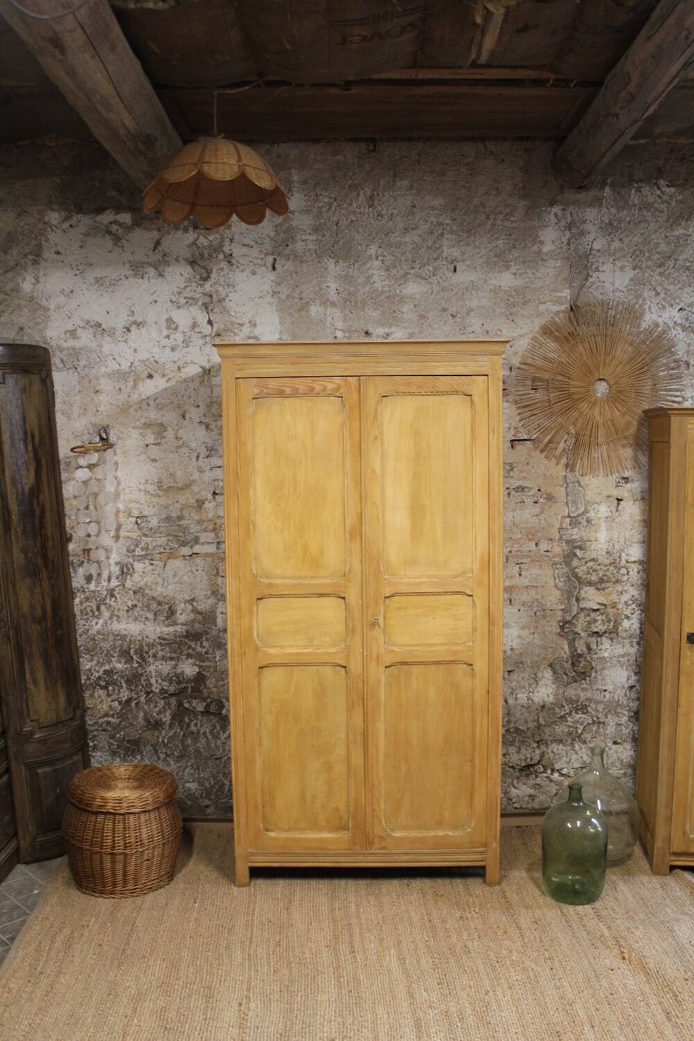 Armoire parisienne