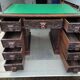 Bureau sculpté antique