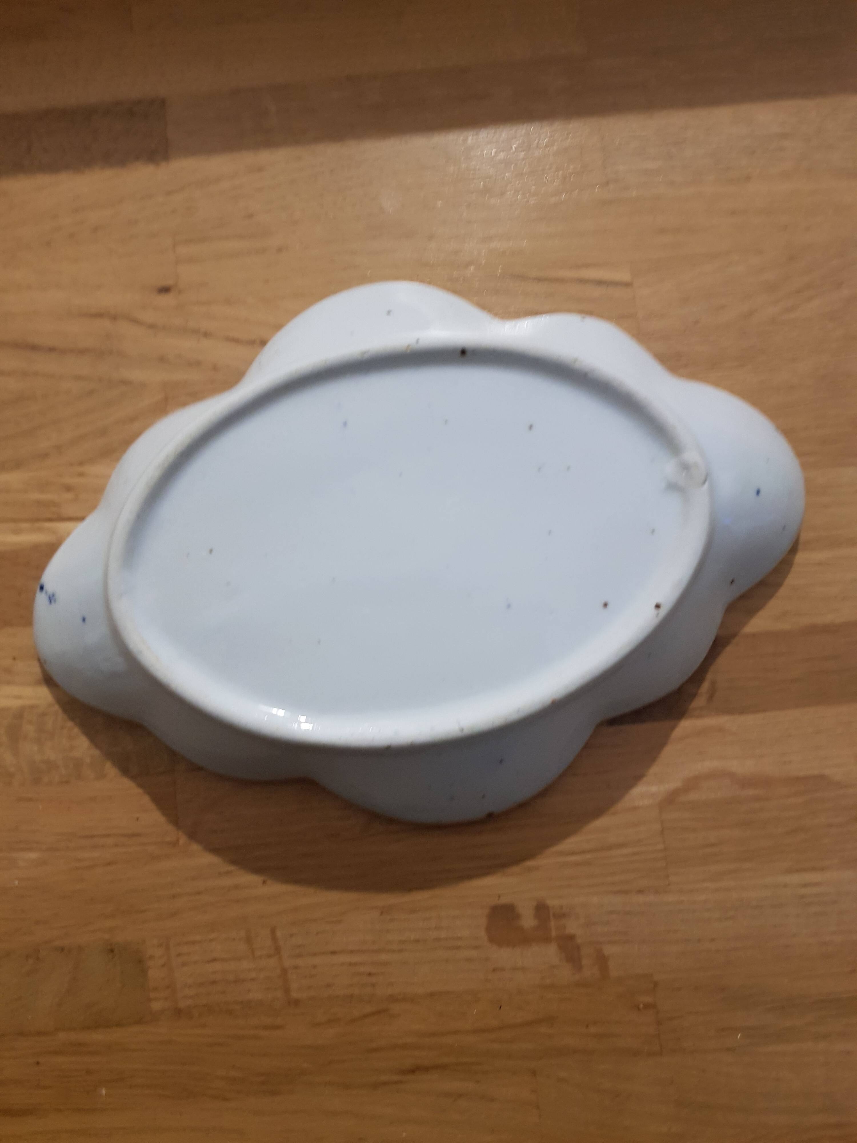 Ceramic bowl or butter dish or pocket emptier