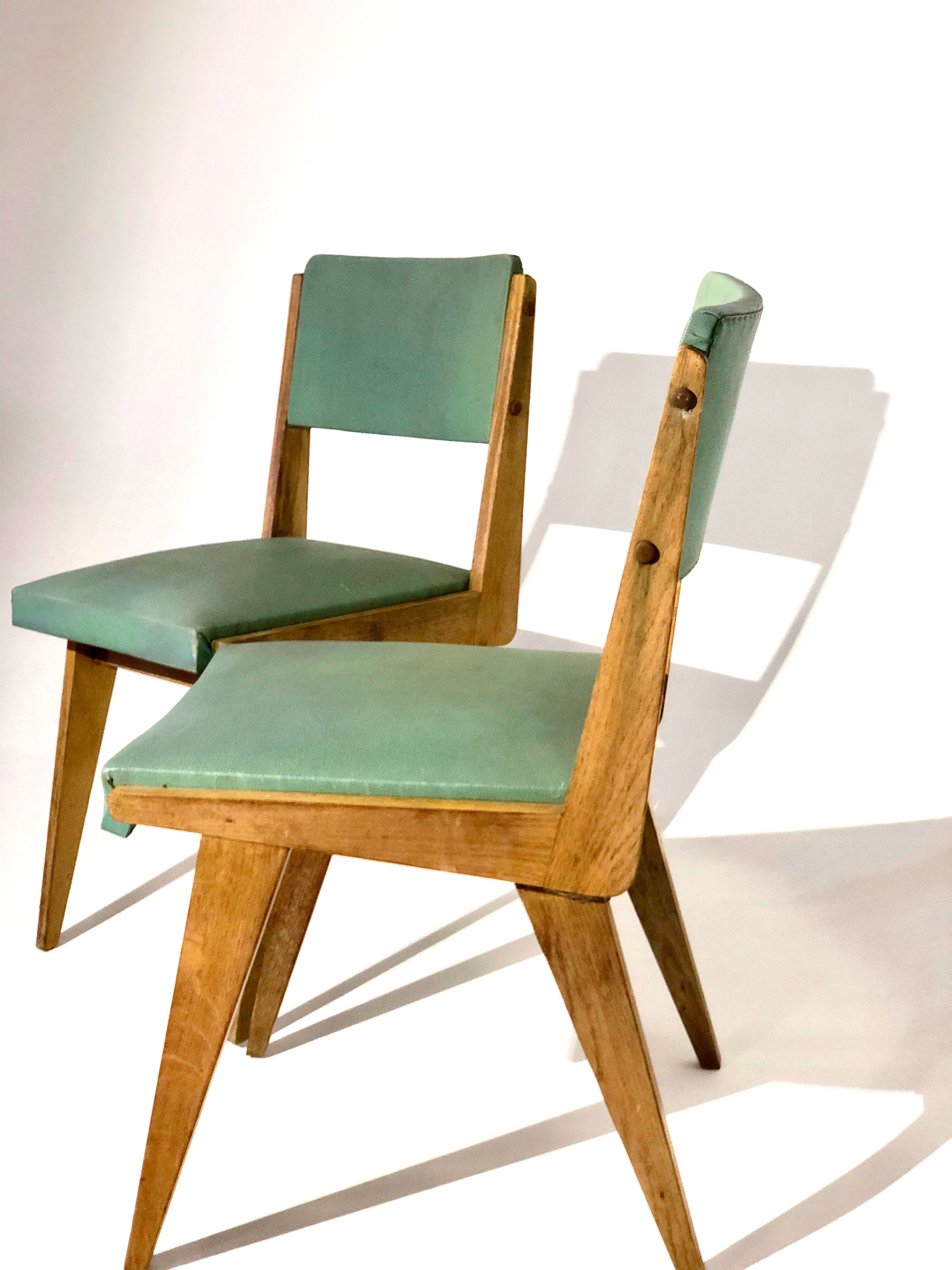 Pair of vintage chairs Maurice Pré - Oak and skaï
