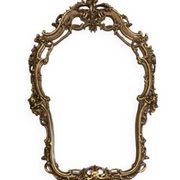 Rocaille style mirror from the 20th century in wood and gilded stucco, Putto on the pediment