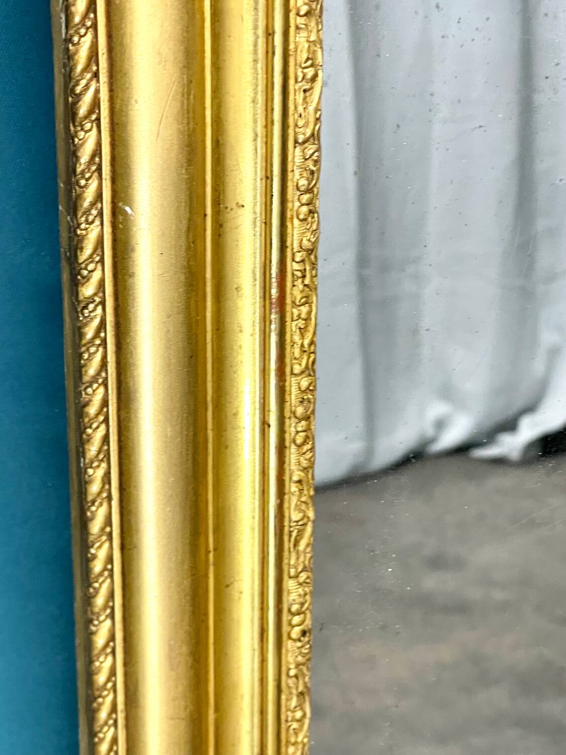Antique mirror 150 x 65 cm Louis Philippe period. Gold leaf gilding. Very good condition