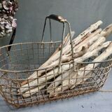 Fishing basket on foot