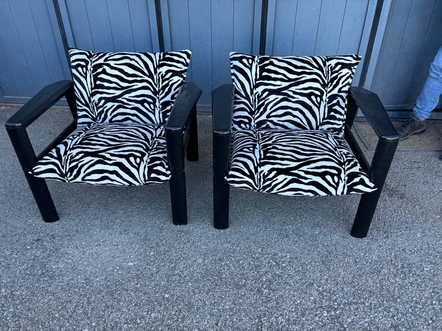 Pair of vintage zebra armchairs – 80s design spirit