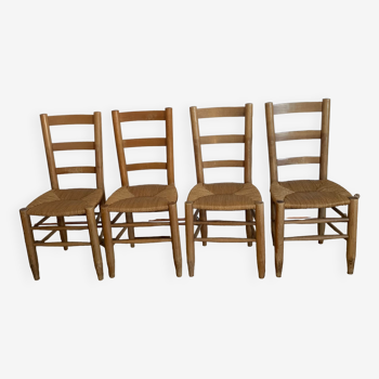 Ensemble de quatre chaises paillées
