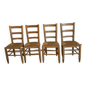 ensemble de quatre chaises