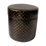 Old powder box nineteenth century