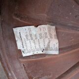 Table vintage en tulipe rouge par Meblo Yougoslavie / Table à piédestal