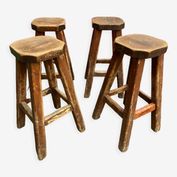 Lot de 4 ancien tabourets de bar en sapin brutaliste vintage