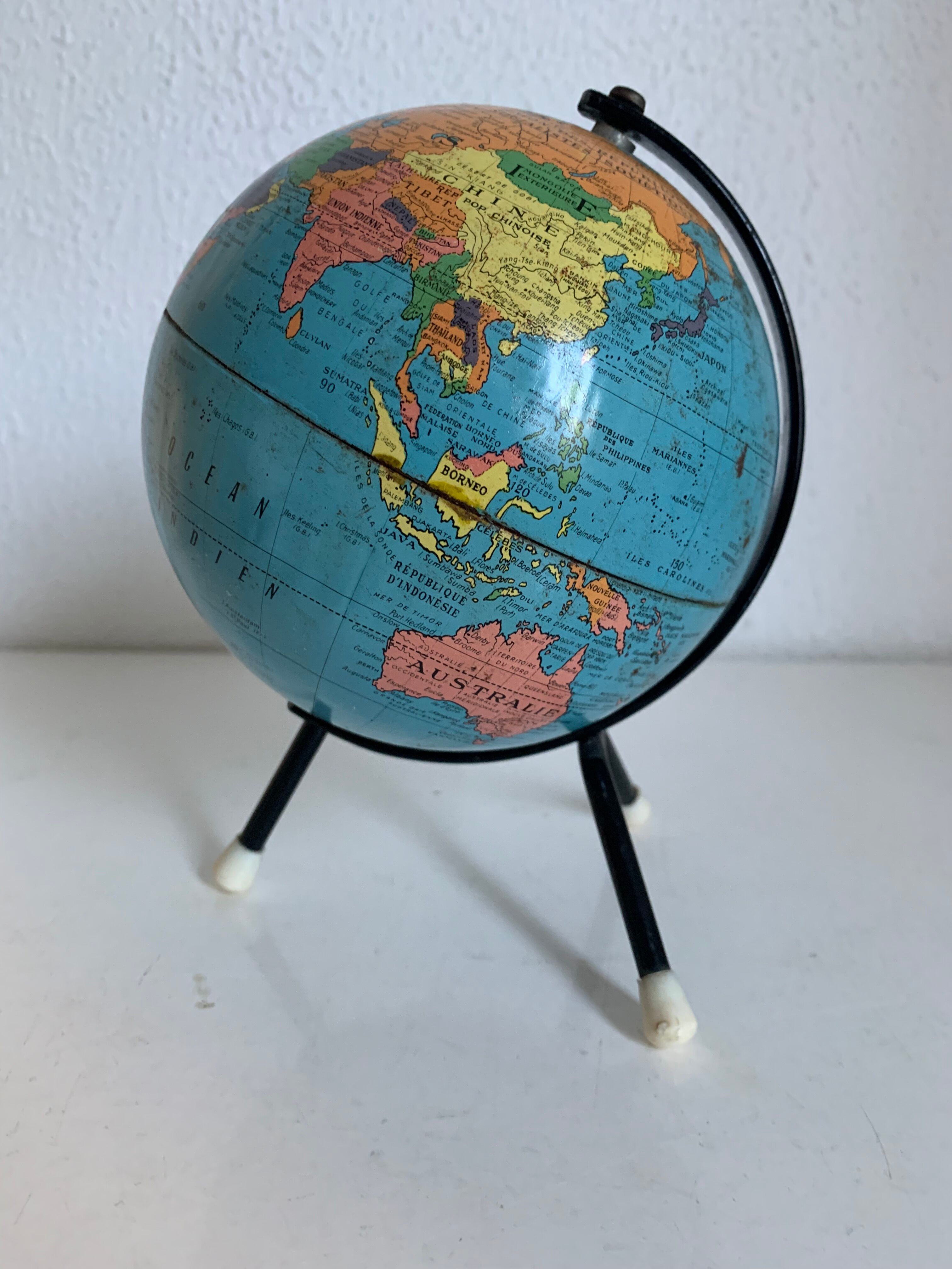 Vintage globe 1960 terrestrial small tripod Taride - 17 cm