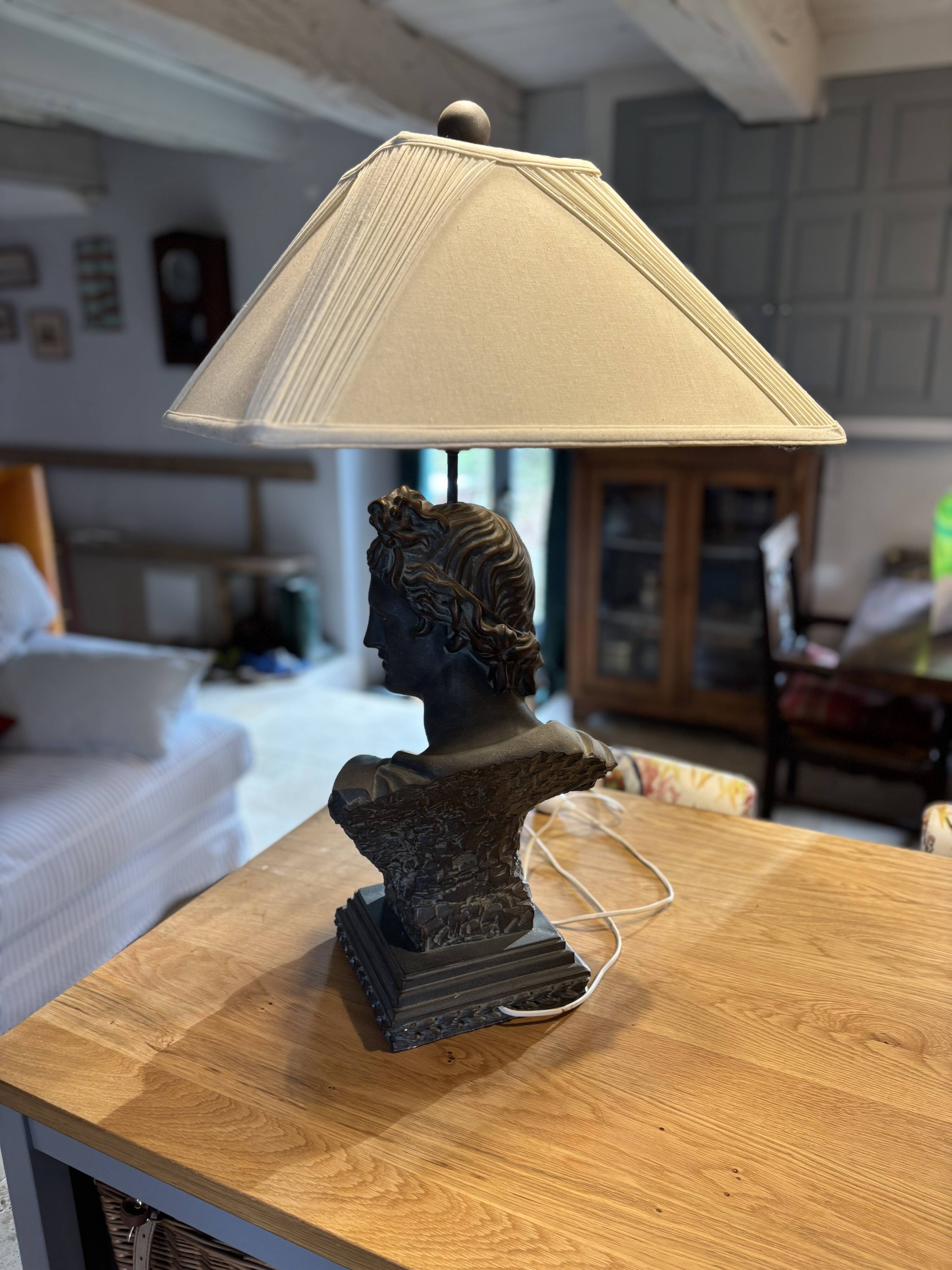 Lampe de table vintage avec base en buste sculpté