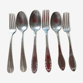 Set of six cutlery with silver metal entremets