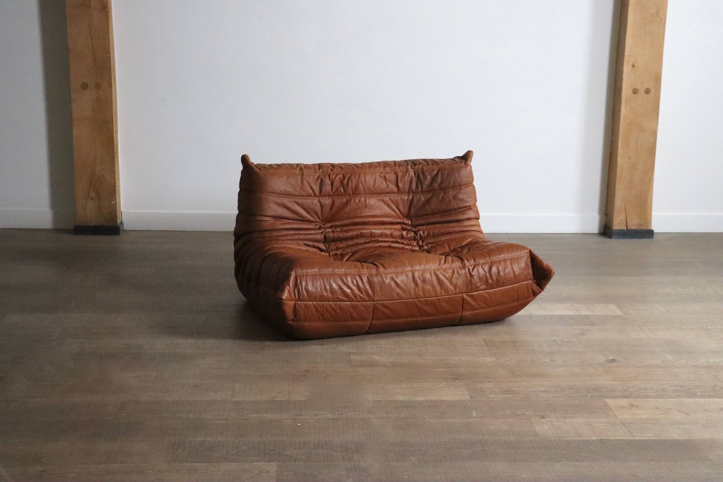Canapé deux places Togo original Ligne Roset en cuir par Michel Ducaroy années 80