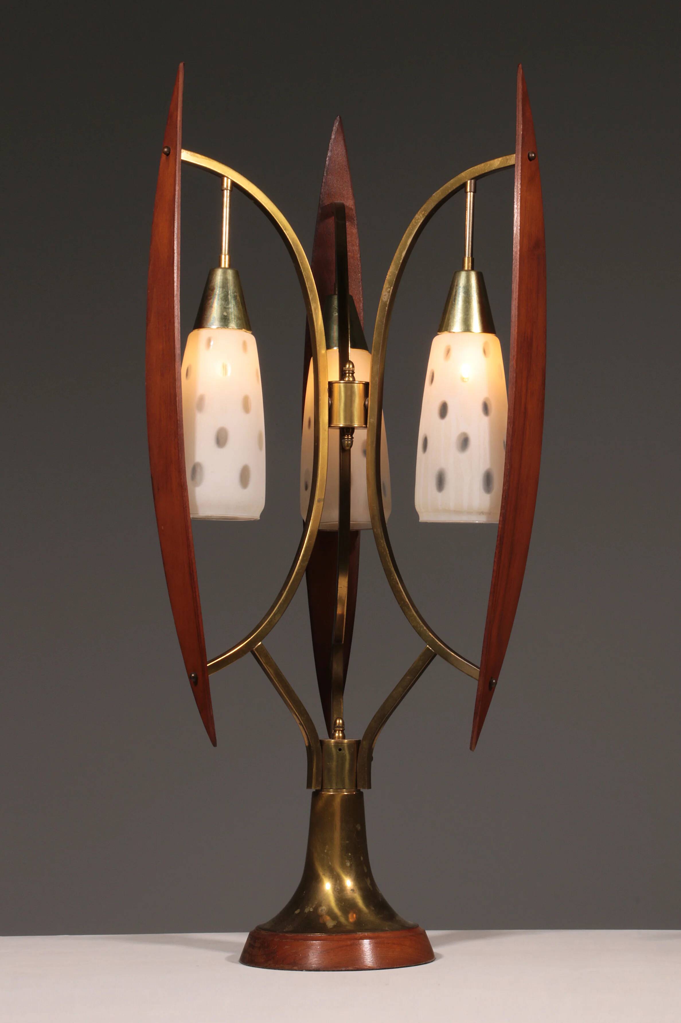 Biomorphic table lamp by Masjestic Lamp.Co USA walnut and brass 1960