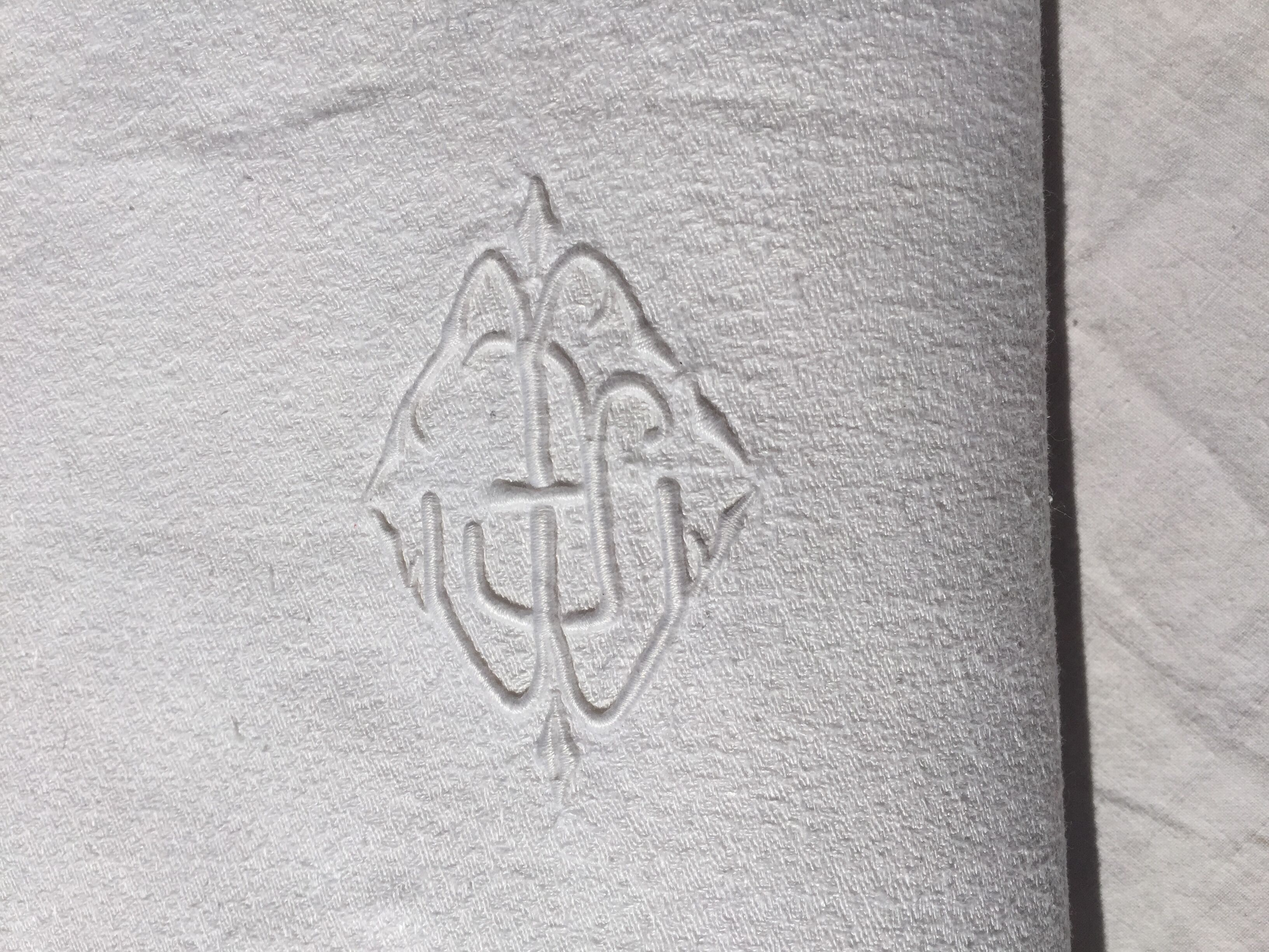 Tablecloth monogramee