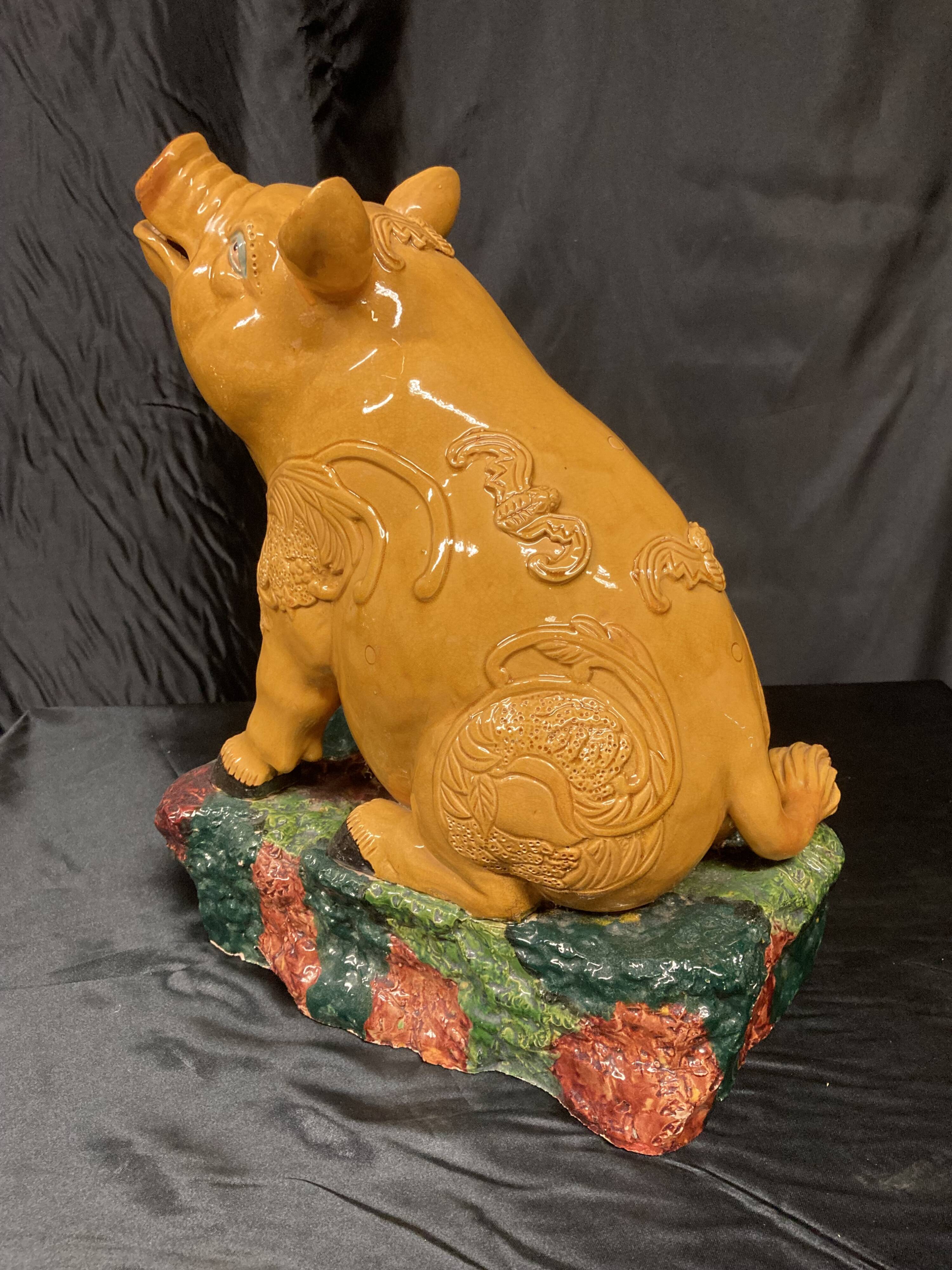 Ceramic pig