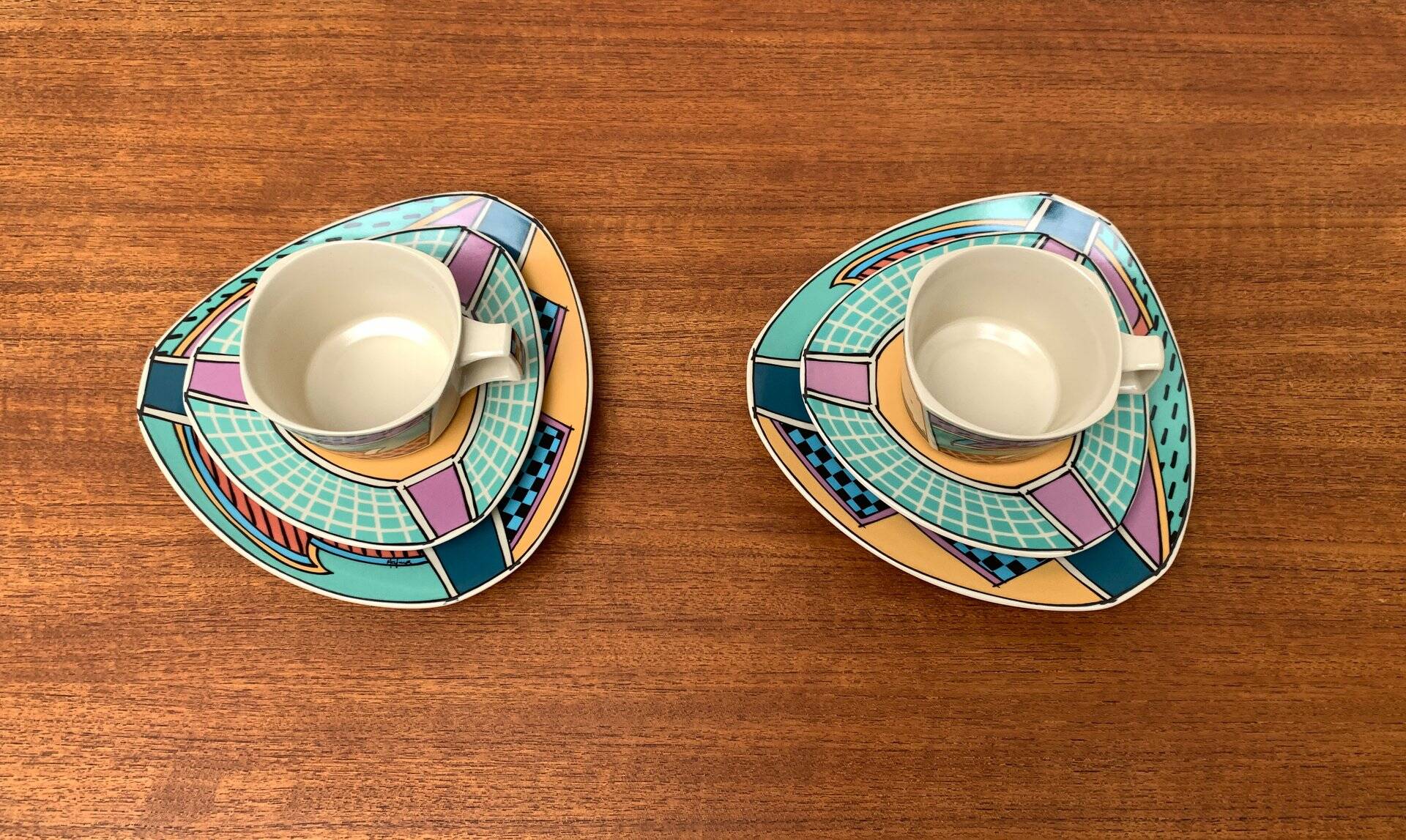 Postmodern Flash One Series coffee service, plates, cups, saucers by Dorothy Hafner for Rosenthal, 1980s, Set of 6