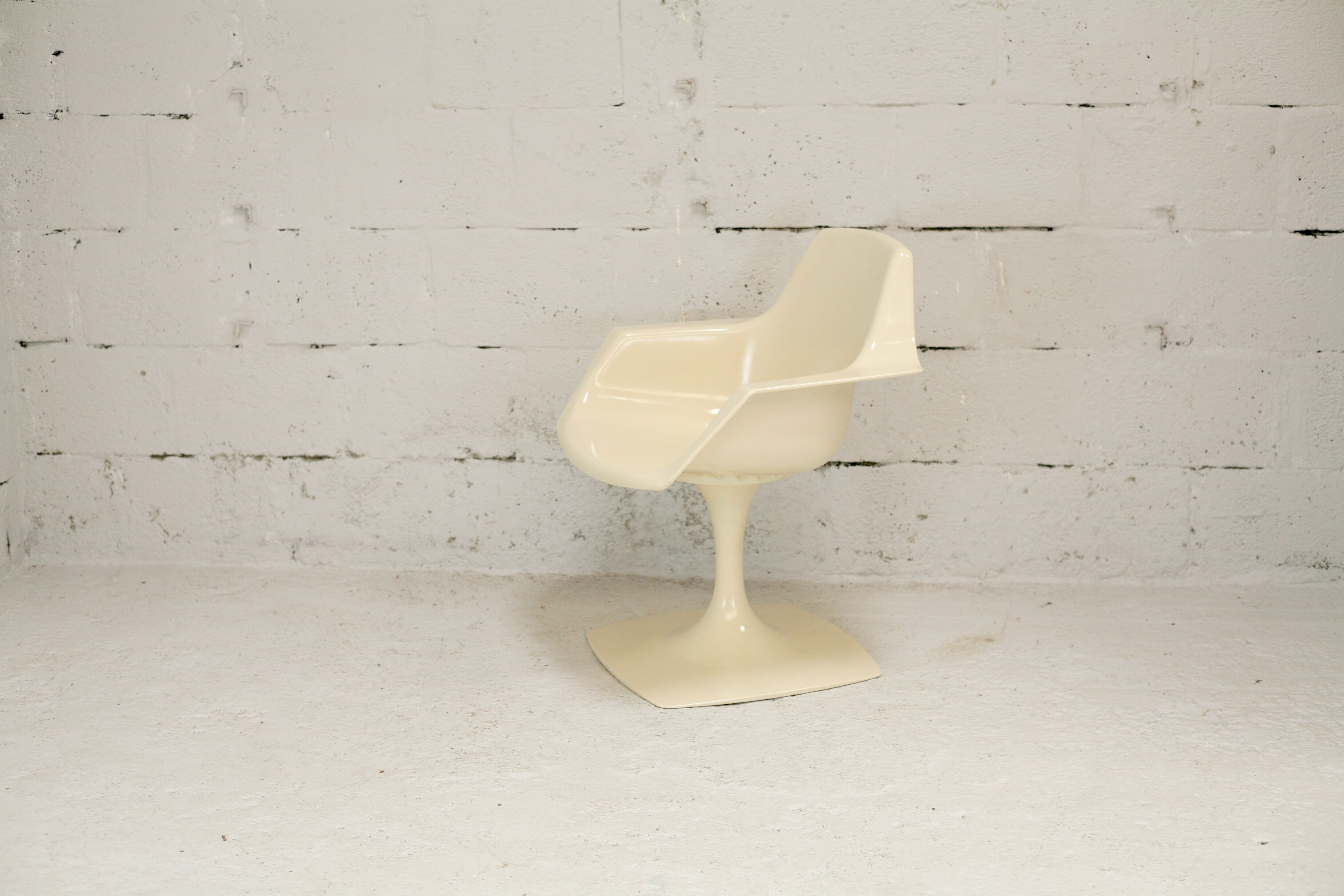 Armchair by Orlowski, resin, France, cira 1970, Stamp.