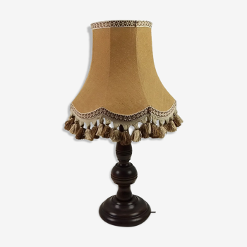 Rustic lamp with wooden foot and jute-style shade with 77cm fringed jute